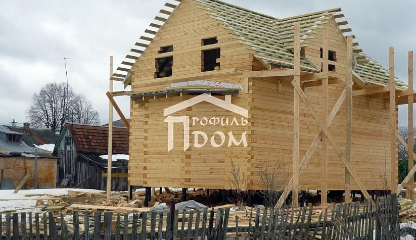 Дом из профилированного бруса с эркером